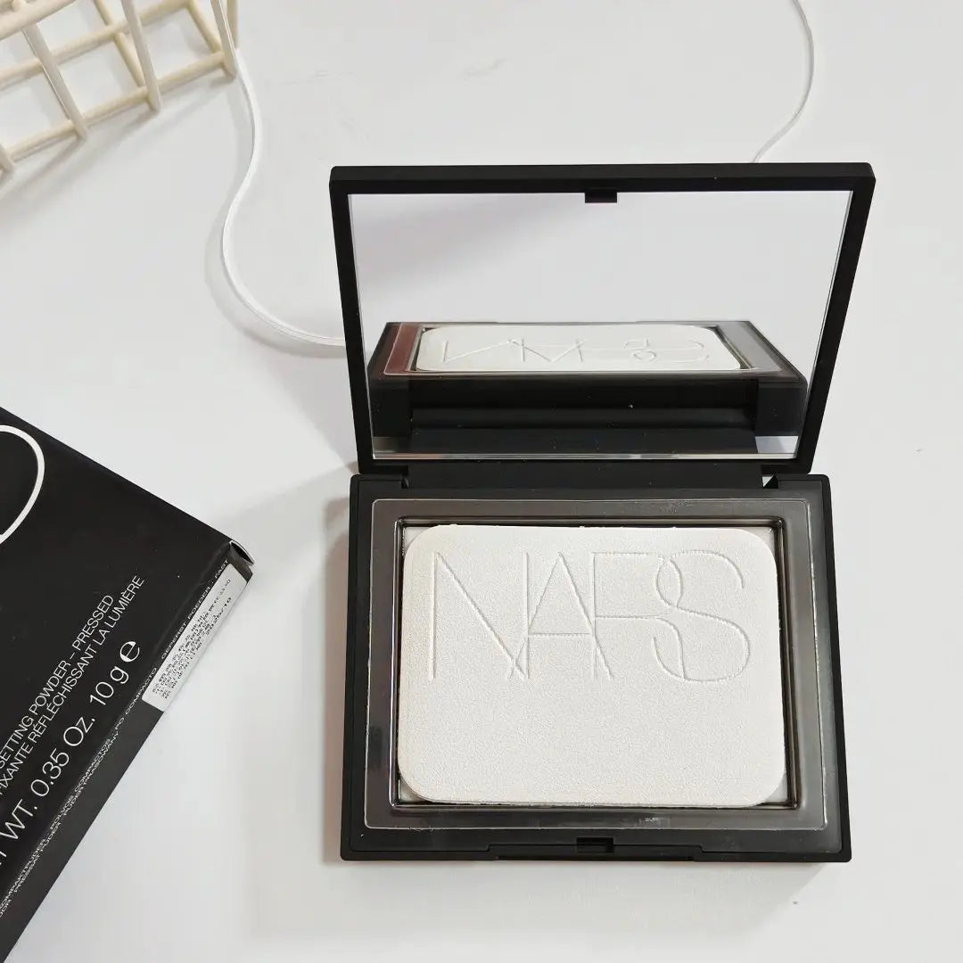 NARS Light Reflecting Pressed Setting Powder Long Lasting Oil Control